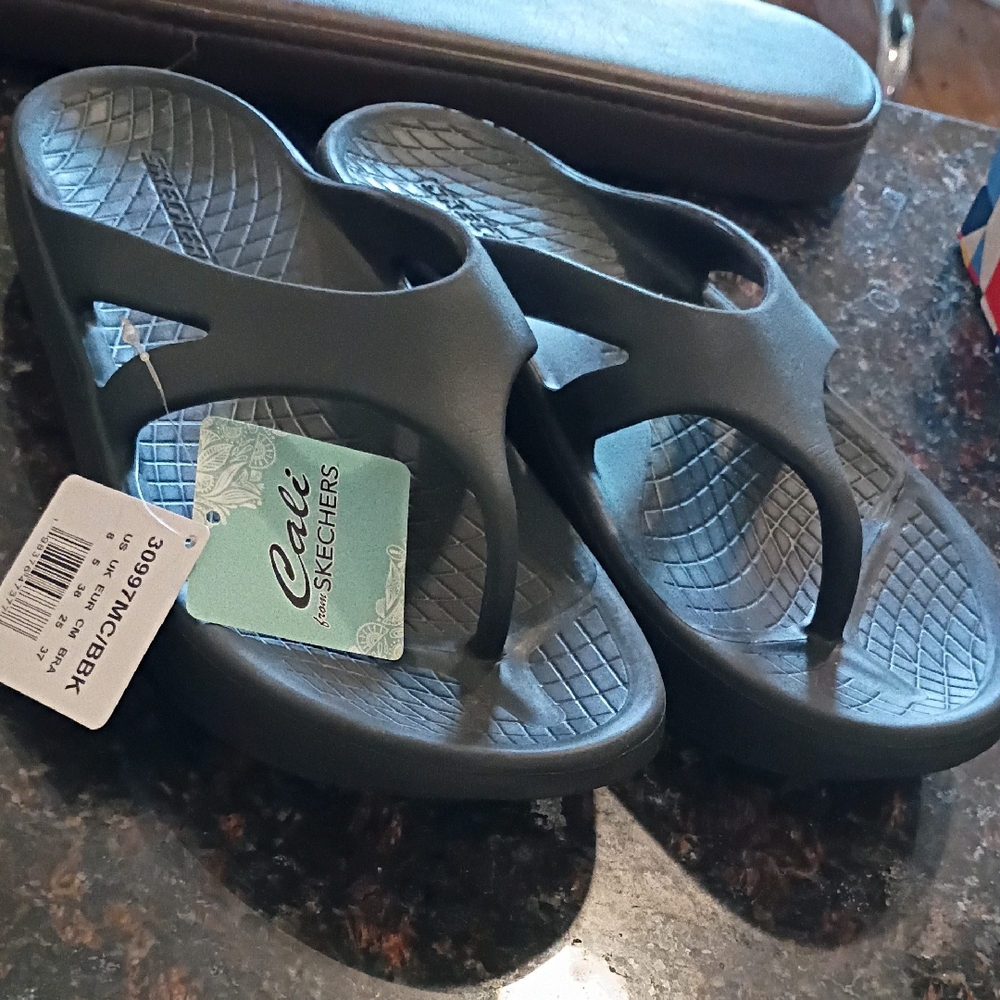 Skechers Cali Dark Sandals